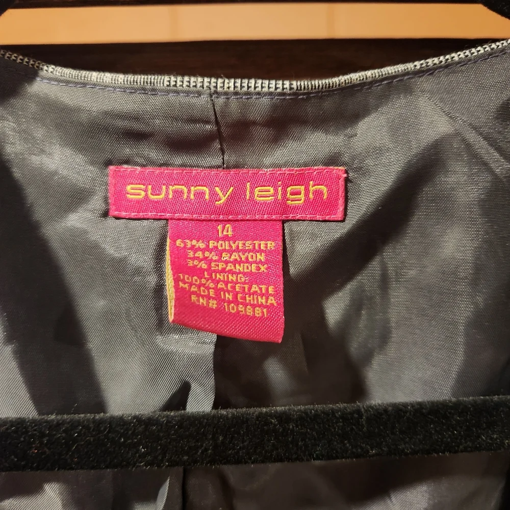 Sunny Leigh Dark Gray Vest - Picture 2 of 5